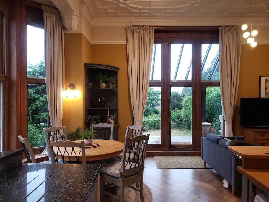 3 Bedroom 3 Bathroom Ground Floor Condo With Veranda Reigate Eksteriør billede