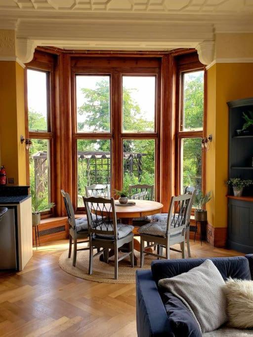 3 Bedroom 3 Bathroom Ground Floor Condo With Veranda Reigate Eksteriør billede
