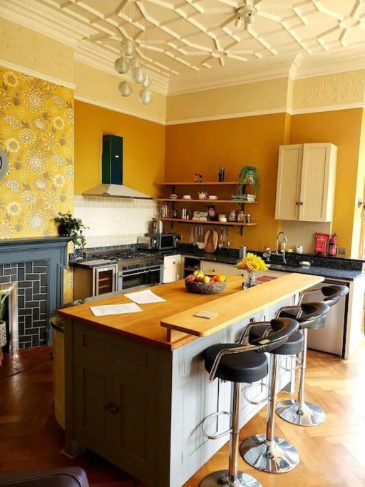 3 Bedroom 3 Bathroom Ground Floor Condo With Veranda Reigate Eksteriør billede