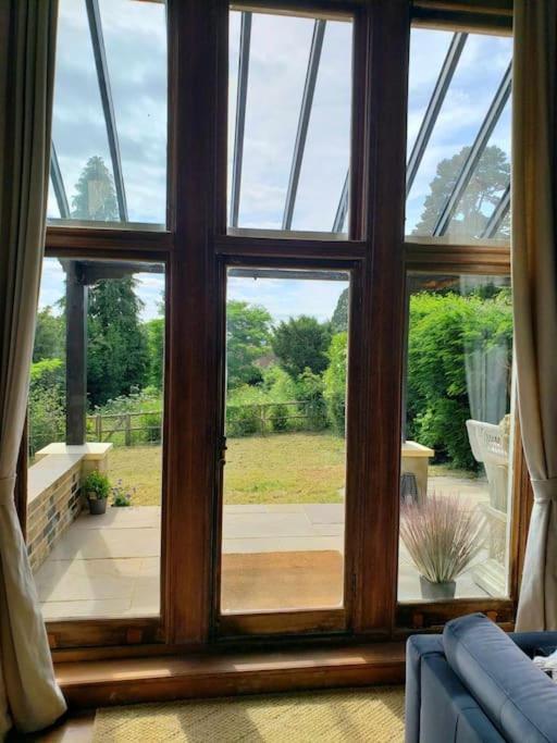 3 Bedroom 3 Bathroom Ground Floor Condo With Veranda Reigate Eksteriør billede